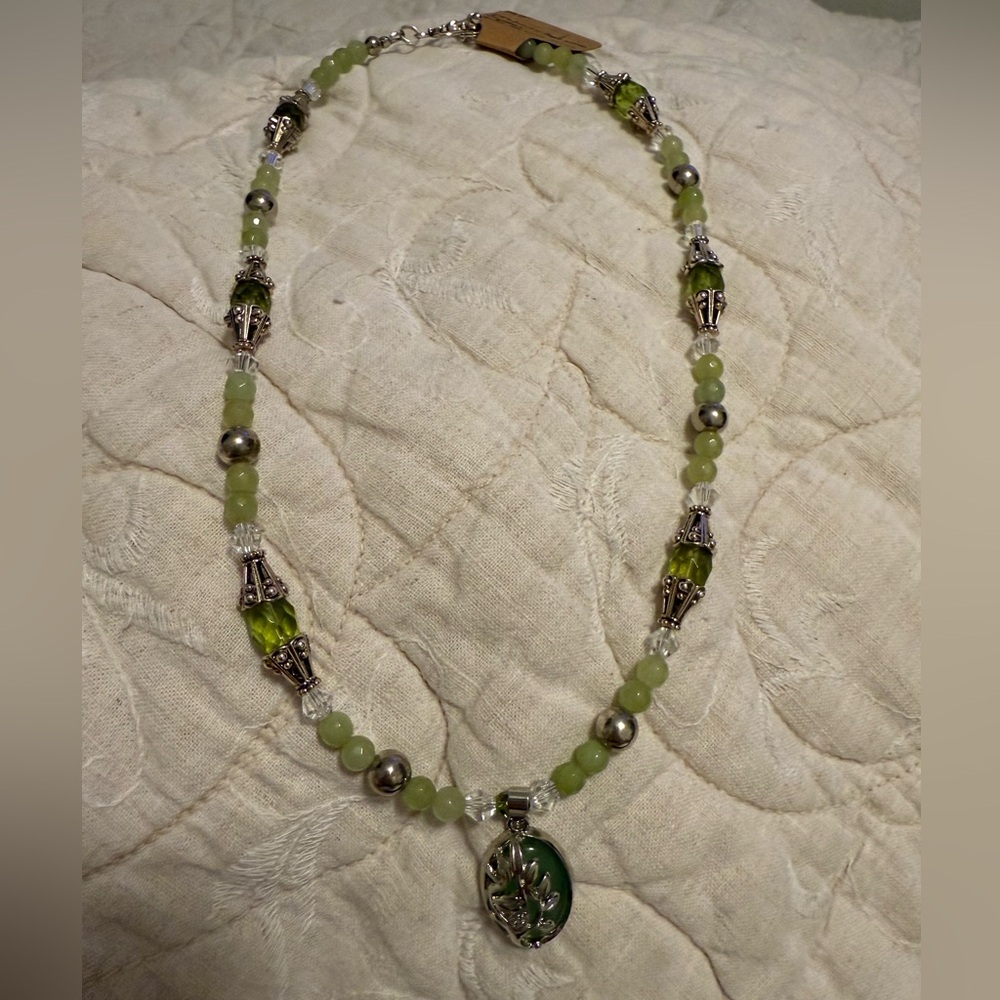 Solvar tree of life green cateye glass beaded necklace